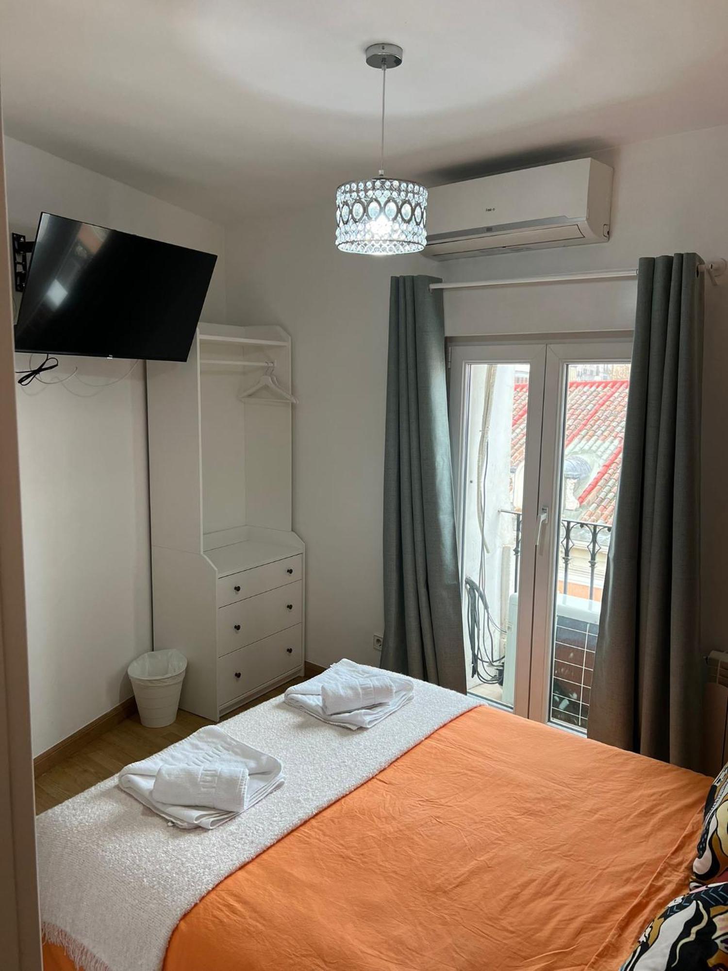 Hostal Flat55Madrid Exterior photo