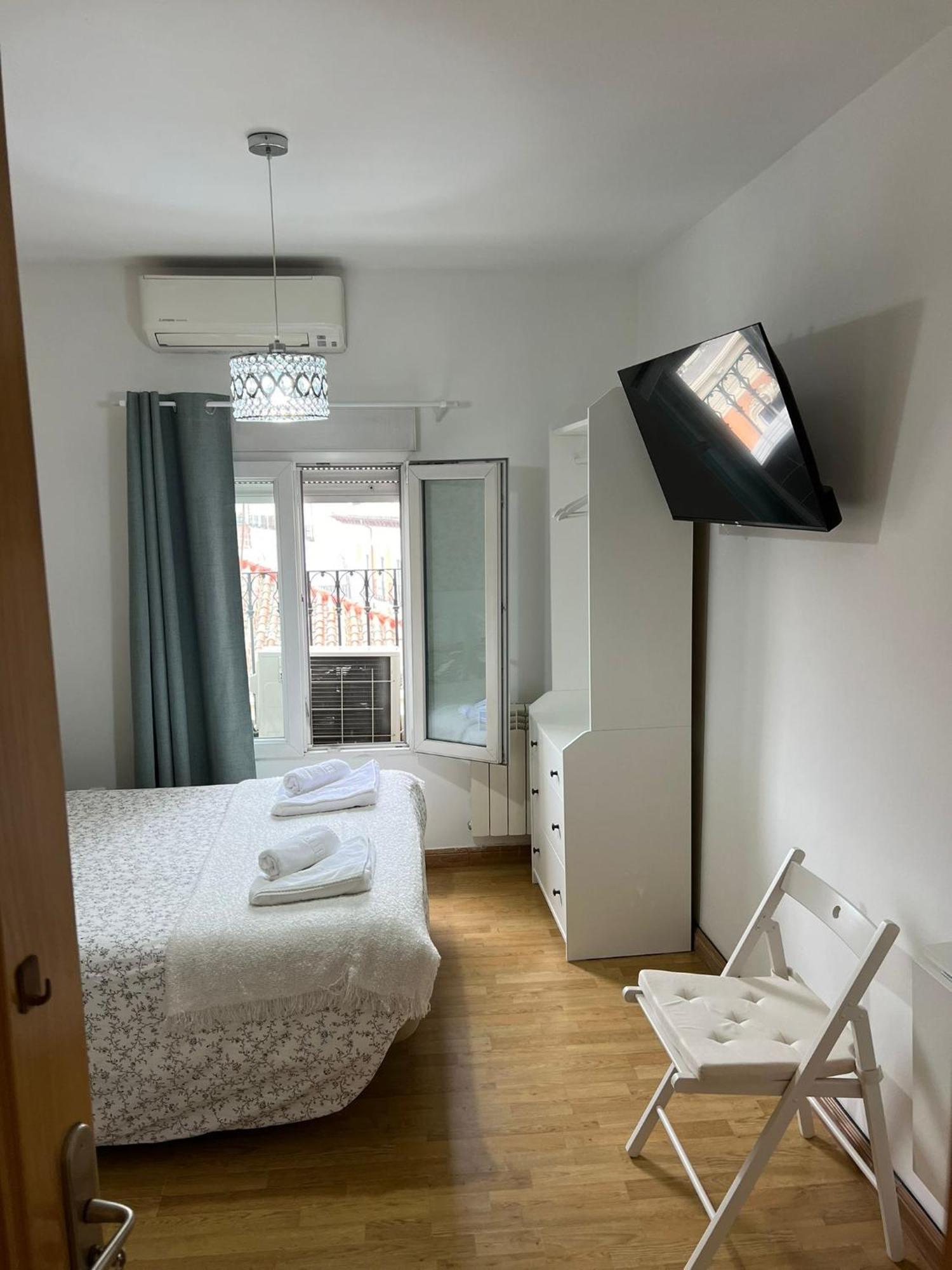 Hostal Flat55Madrid Exterior photo