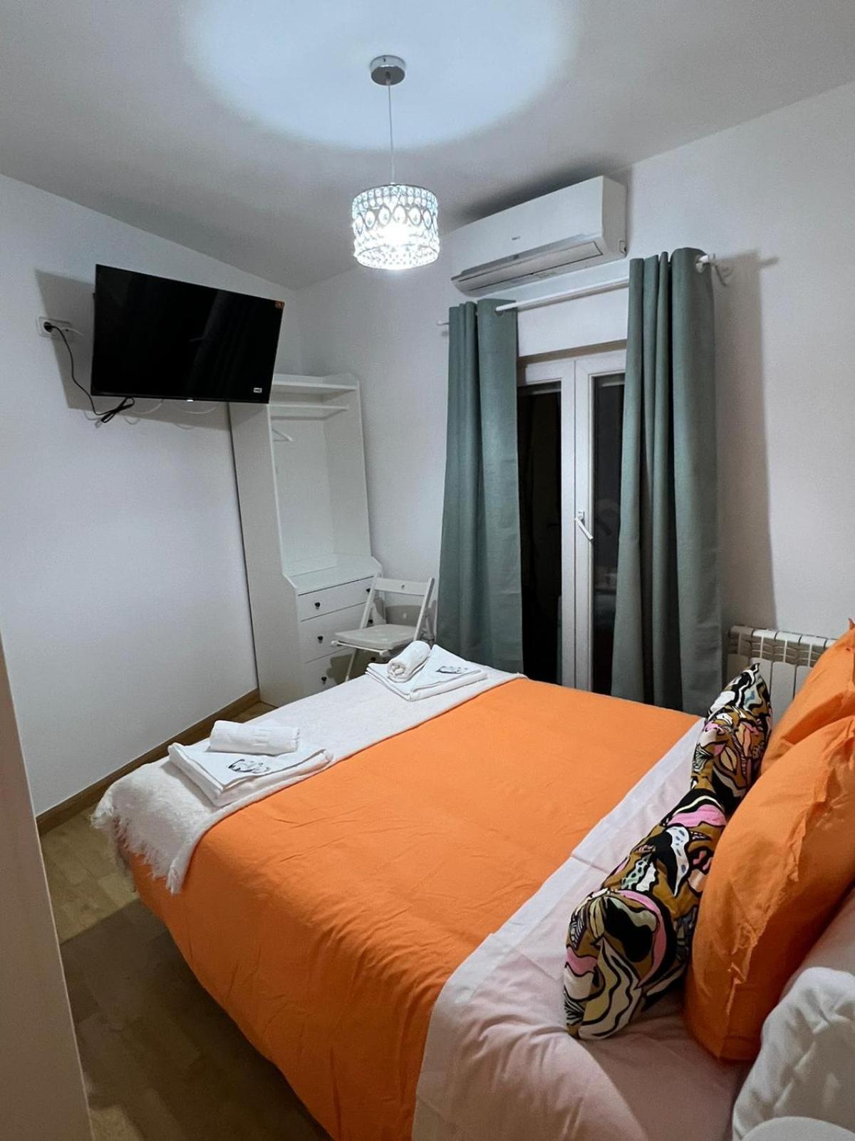Hostal Flat55Madrid Exterior photo