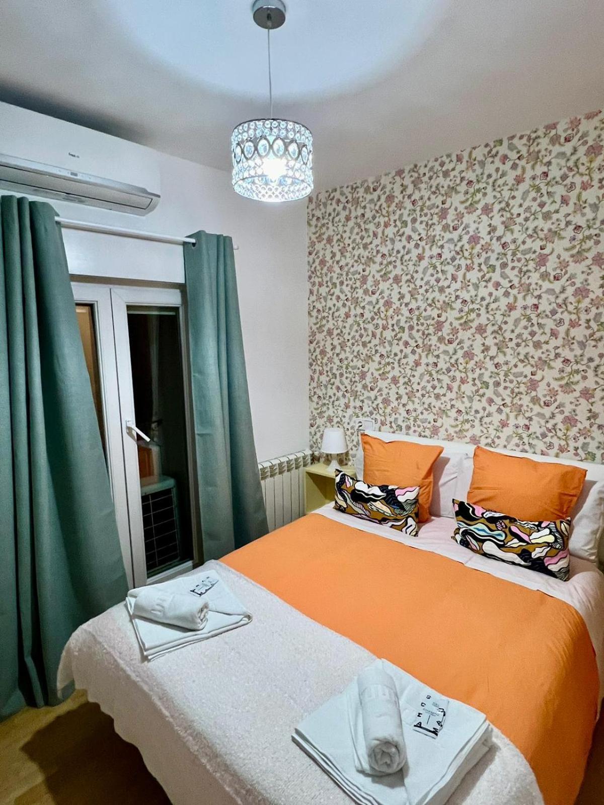 Hostal Flat55Madrid Exterior photo