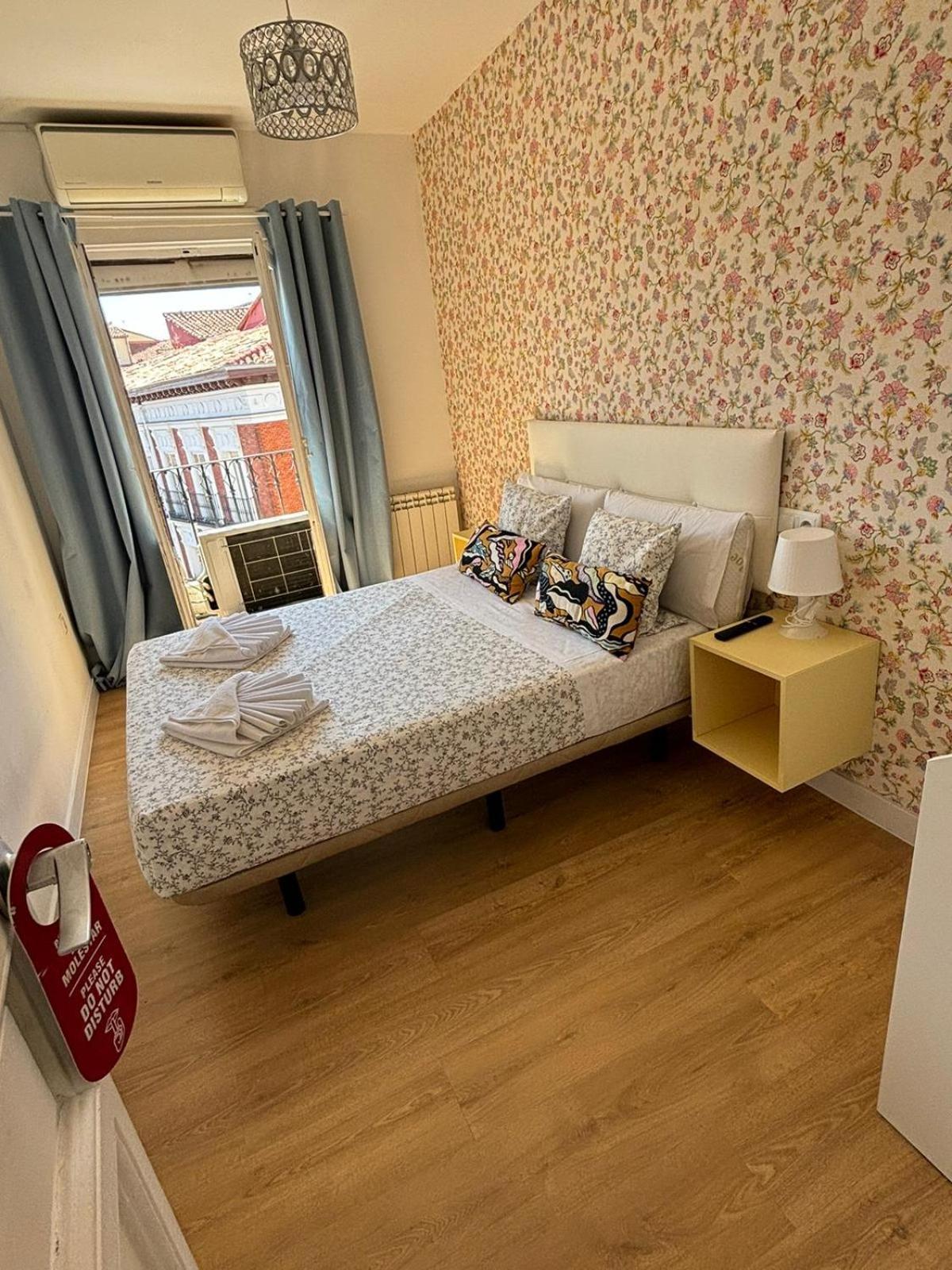 Hostal Flat55Madrid Exterior photo