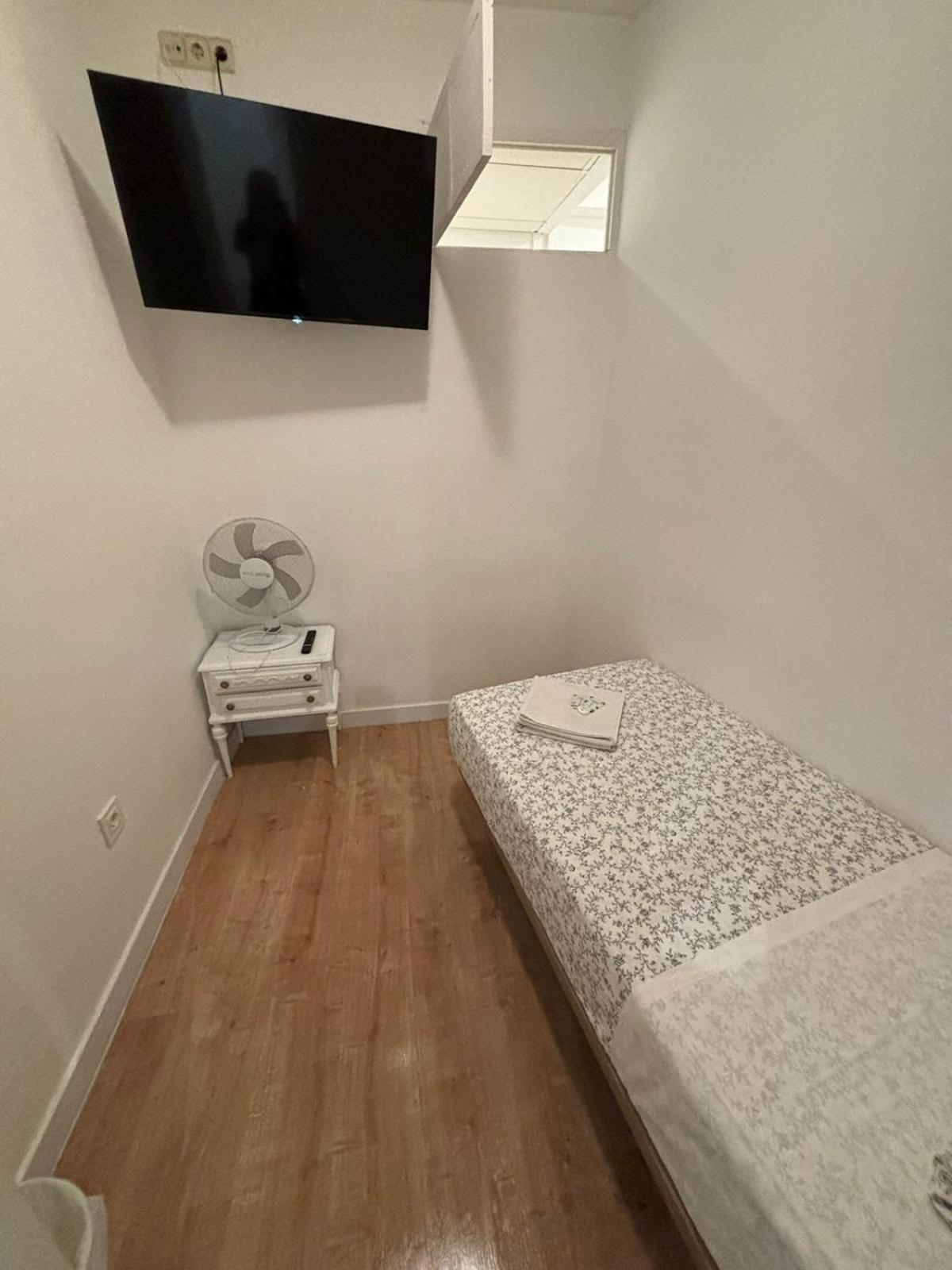 Hostal Flat55Madrid Exterior photo