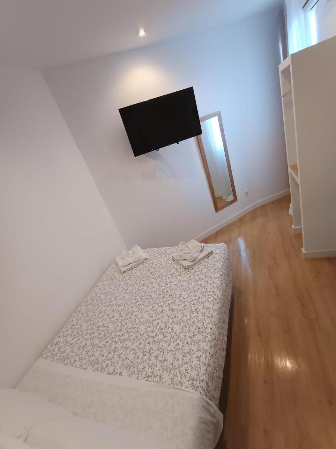 Hostal Flat55Madrid Exterior photo
