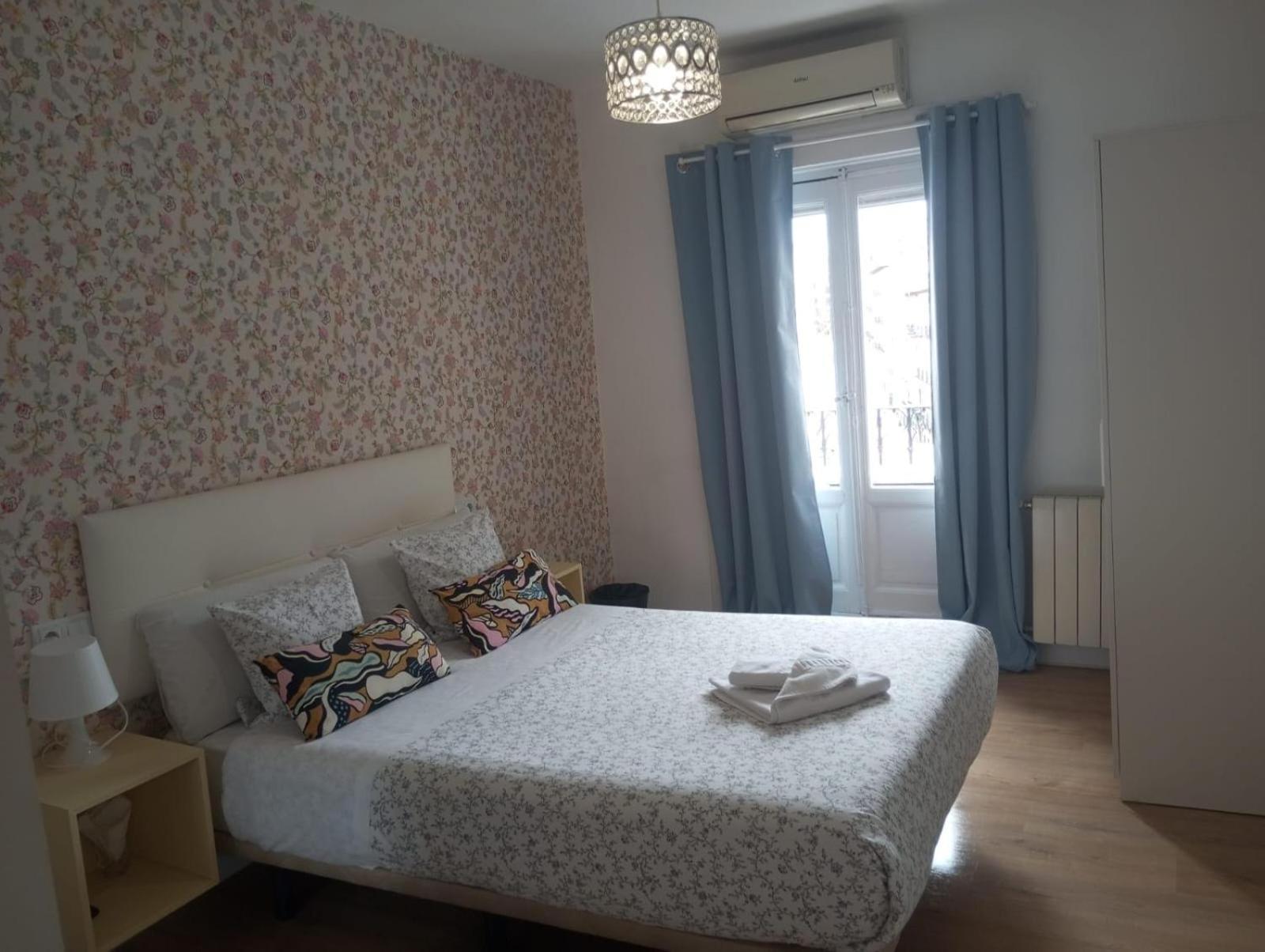 Hostal Flat55Madrid Exterior photo